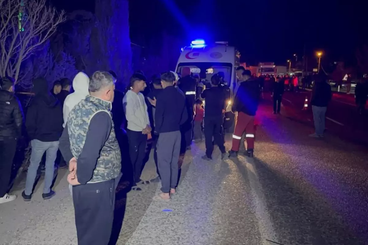 Adıyaman’da Feci Kaza: Yolun Karşısına Geçmeye Çalışan Yaya Hayatını Kaybetti!