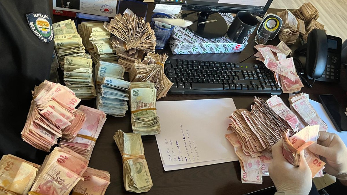 Antalya’da dilencinin üzerinden 45 bin lira çıktı