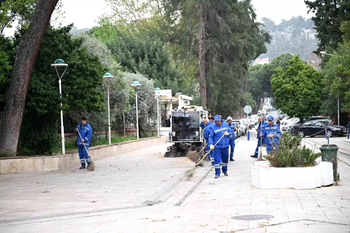 Aydın Büyükşehir Belediyesi Ramazan Bayramı Öncesi Temizlik Çalışmalarını Sürdürüyor