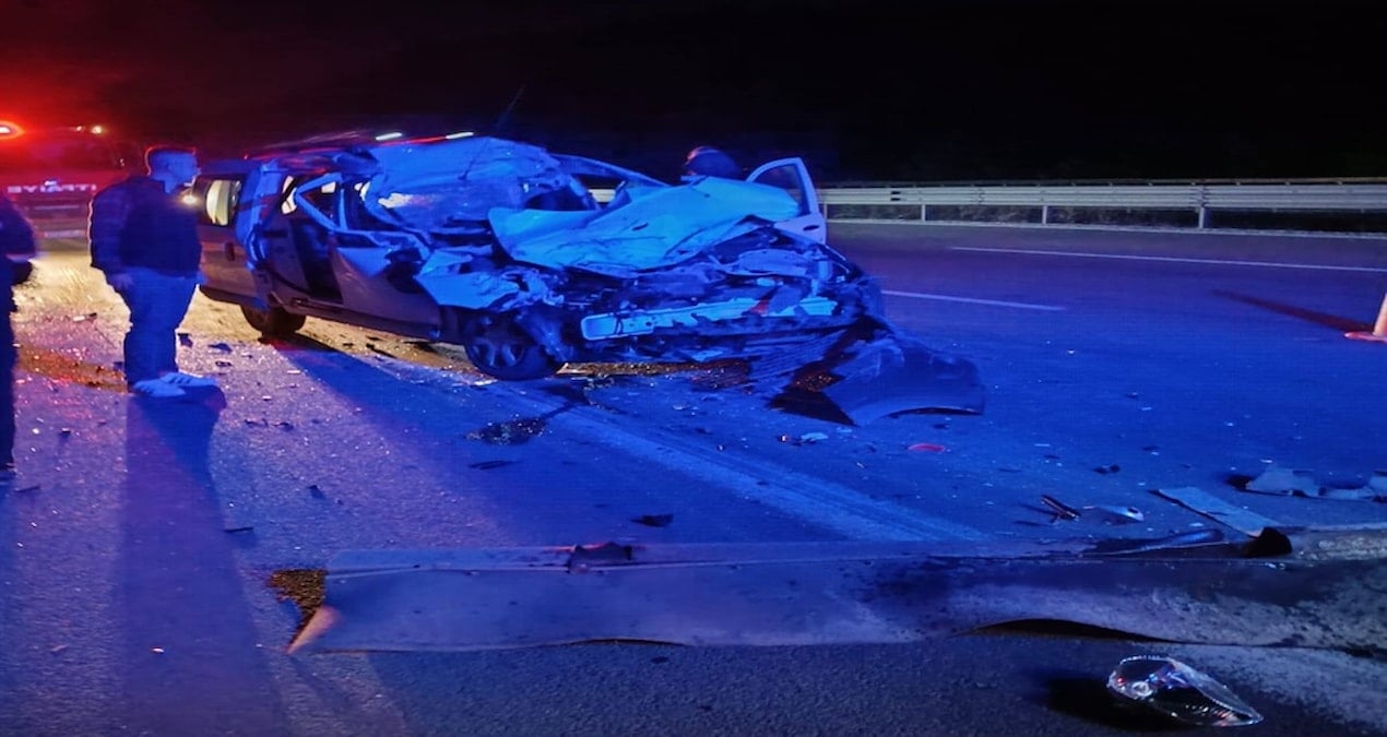 Bolu’da hafif ticari araç TIR’a çarptı: Feci kaza can aldı: