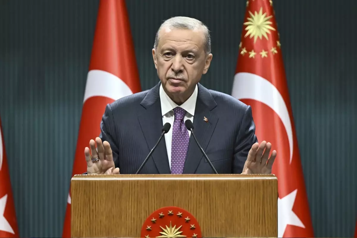 Cumhurbaşkanı Erdoğan’dan Terör Örgütü ve Ateşkes Açıklamasına Sert Tepki: “Demir Yumruğumuzu Hazır Tutuyoruz”