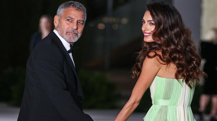 Dedikodular aldı başını gidiyor: İkiz çocuklarının iyiliği için ayrılığı göze aldılar