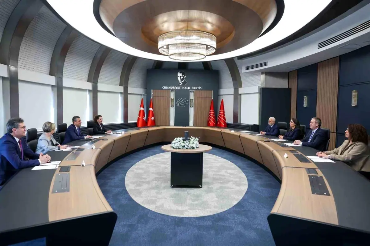 DEM Parti’den CHP’ye ziyaret