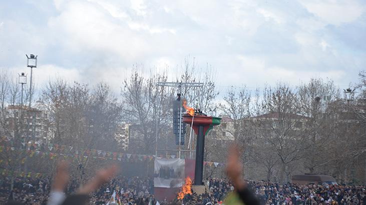 Diyarbakır’da nevruz kutlamaları başladı! 3 ton odun ateşe verildi