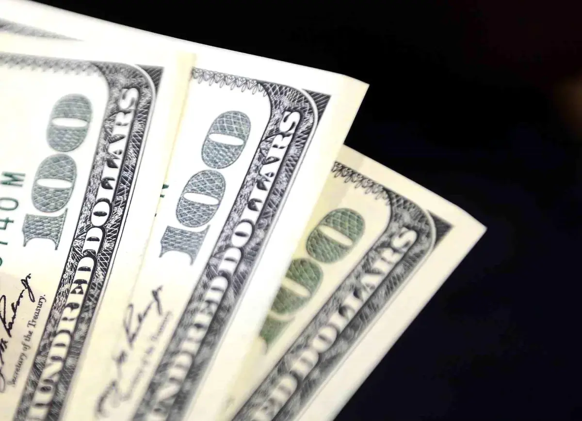 Döviz Fiyatları Haftaya Yükselişle Başladı