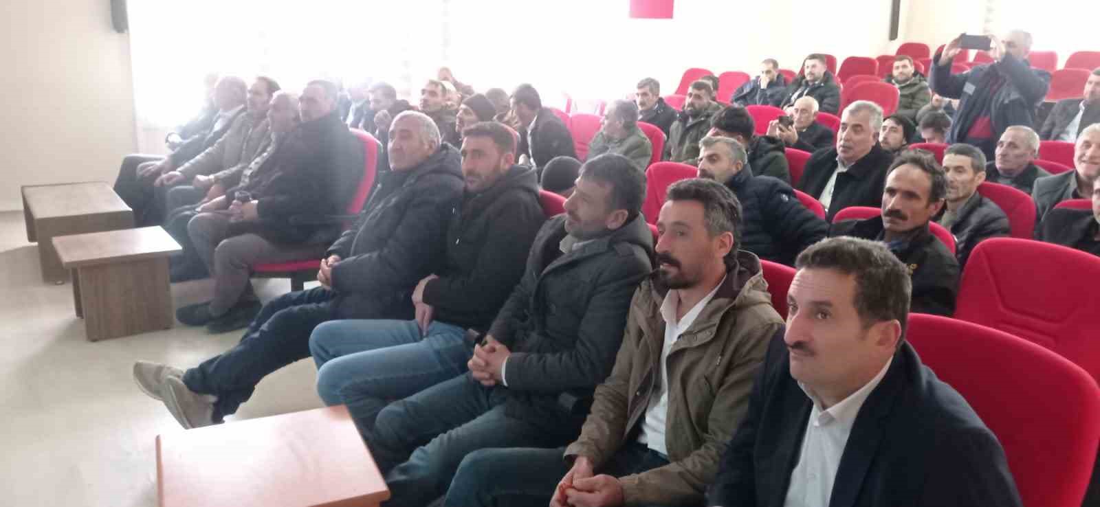 Erzurum Tekman’da Çiftçilere Tarım Uygulamaları Bilgilendirmesi