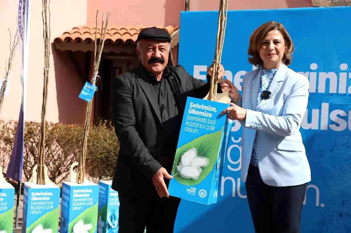 Eskişehir’de İpek Böcekçiliği İçin Dut Fidanı Dağıtımı