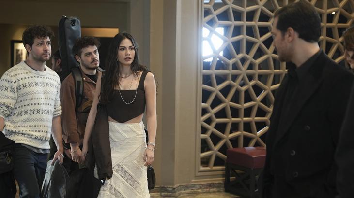 Eşref Rüya ikinci bölümüyle zirveye yerleşti