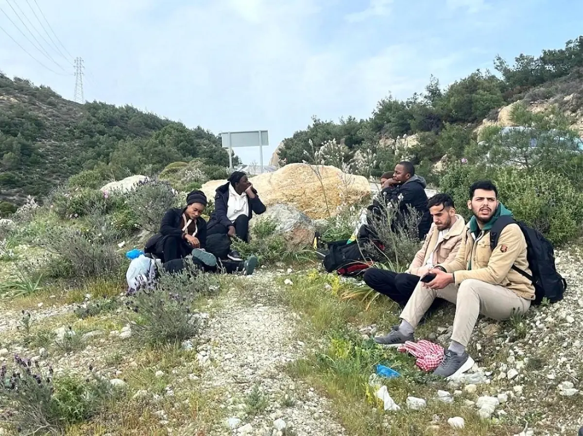 Foça’da 6 Düzensiz Göçmen Yakalandı