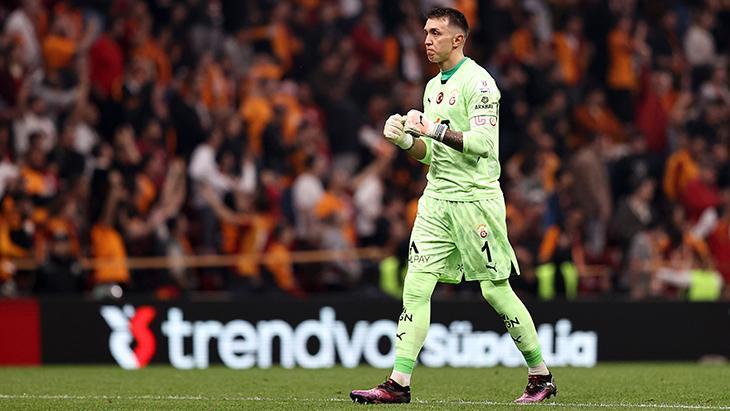 Galatasaray’da Fernando Muslera derbi sorusunu cevapladı!