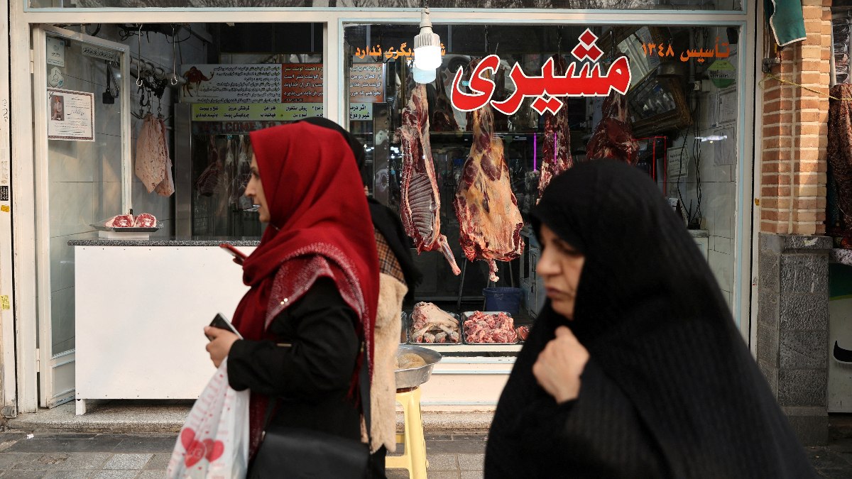 İran’da zorunlu başörtüsü yasası tartışmaları: Değişiklik bekleniyor