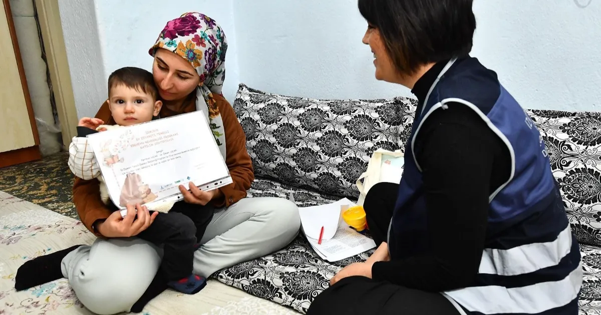 İzmir’de 0-3 yaş dönemi ilk diplomalarını aldı