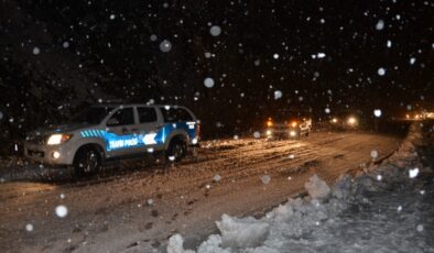 Antalya’yı Konya’ya Bağlayan Karayolunda Kar Yağışı Etkili Oldu