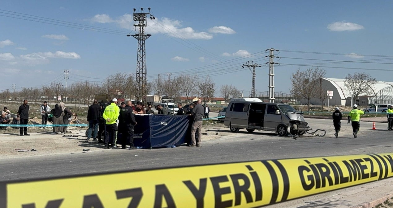 Konya’da tır ile minibüsün çarpıştı: Feci kaza can aldı