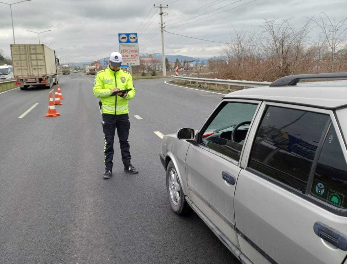 Ordu’da Trafik Denetimlerinde 11 Bin 990 Araç Kontrol Edildi