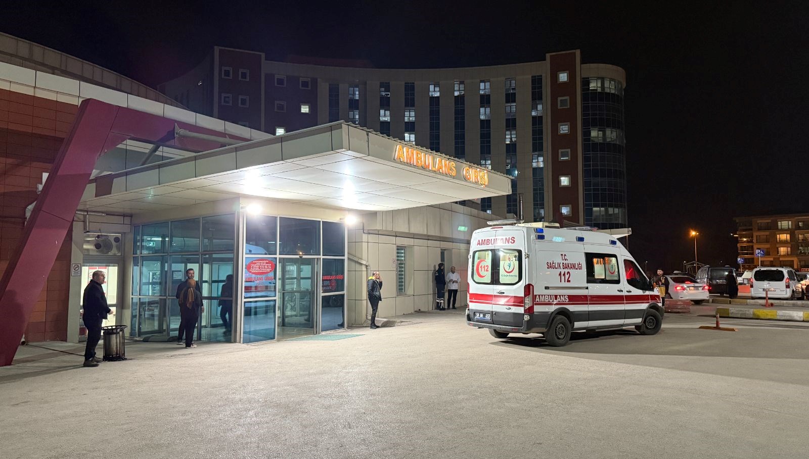 Ramazan topu görevlinin elinde patladı