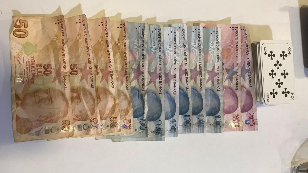 Samsun’da kumar oynayan 4 kişi suçüstü yakalandı