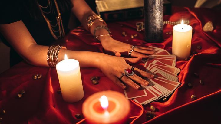 Spiritüalizm, medyumluk, falcılık faaliyetlerine Maliye’den sıkı takip! 1034 kişi radarda