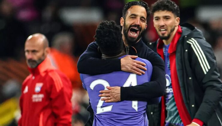 9 gollü çılgın maç! Manchester United’tan tarihi geri dönüş