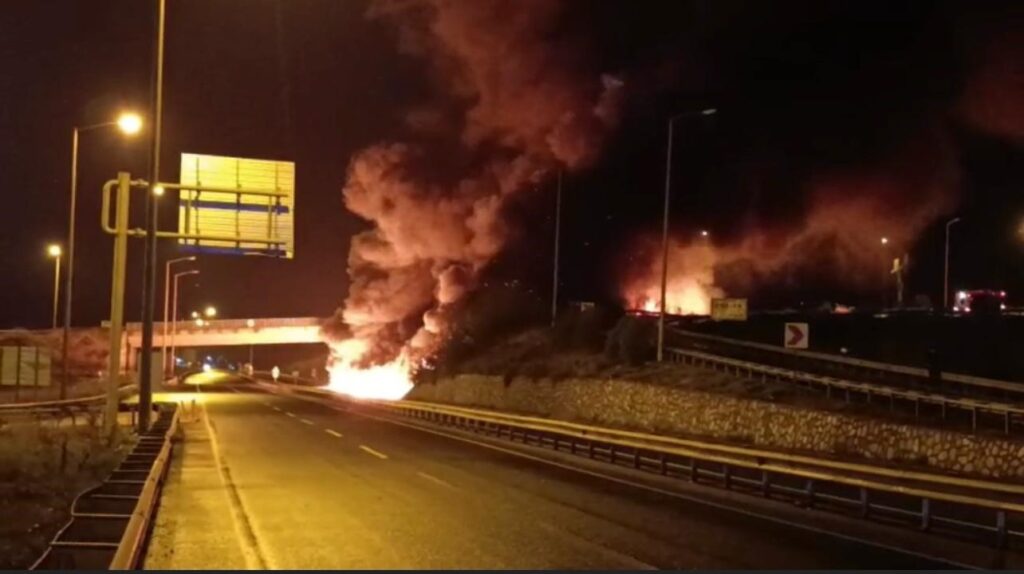  Akaryakıt yüklü tanker