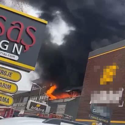 Başkentte 2 katlı mobilya dükkanında yangın!