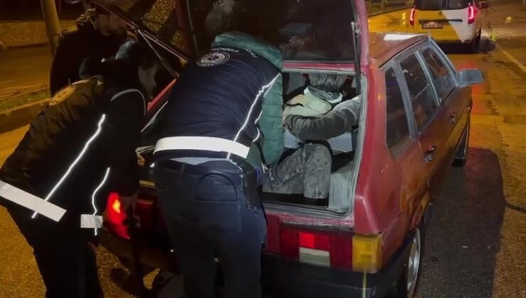 Kaçak Göçmen Taşıyan Otomobil Durduruldu