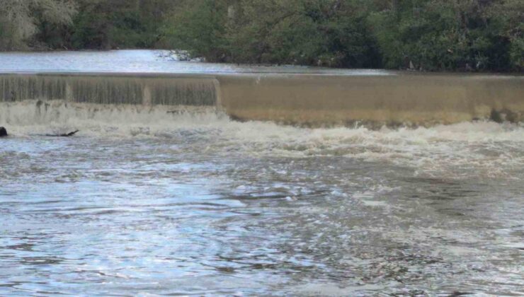 Köpük Oluştu, Suyun Rengi Turuncuya Döndü