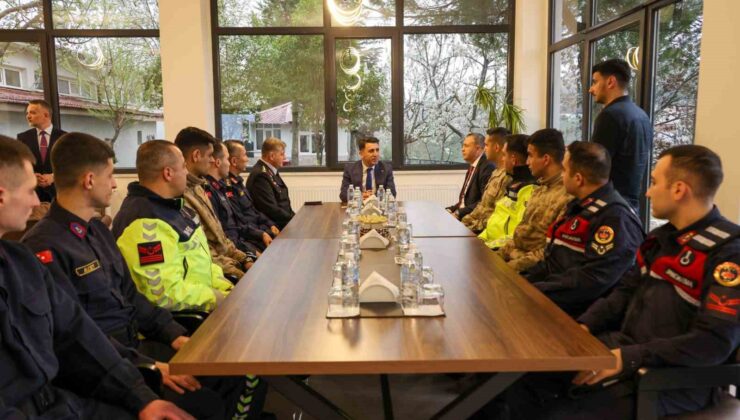 Bilecik Valisi Aygöl, Mehmetçiklerle Bayramlaştı
