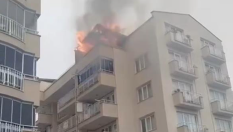 3 Katlı Binanın Çatı Katında Korkutan Yangın