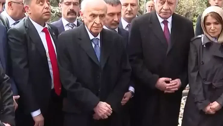 Devlet Bahçeli, Türkeş’in Kabrini Ziyaret Ederek Mesaisine Başladı