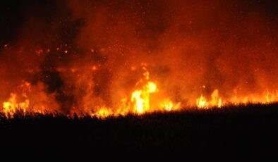 Yangın Kontrol Altına Alınmaya Çalışılıyor