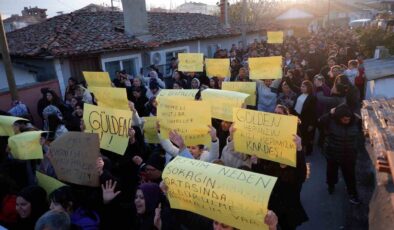 Edirne’de 14 Yaşındaki Gülden Coni İçin Yürüyüş Düzenlendi