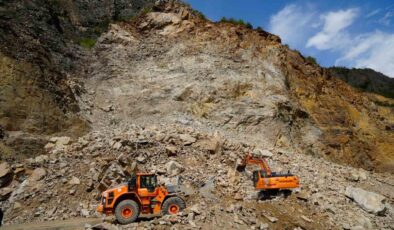 Gümüşhane-Giresun Karayolu’ndaki Heyelan