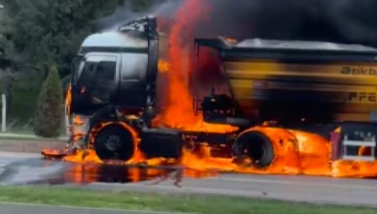 Kahramanmaraş’ta Seyir Halindeki Kamyonda Yangın
