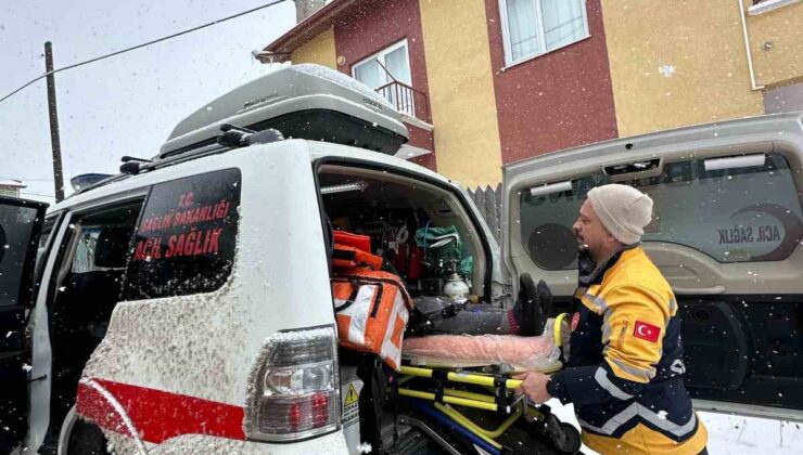 Paletli Ambulans Zorlu Koşullarda Yardıma Koştu