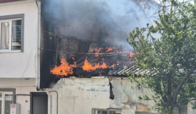 Yangın, Evi Kullanılamaz Hale Getirdi