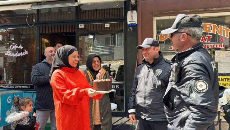 Kavga İhbarında Bulunarak Polisleri Pastayla Karşıladı