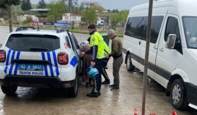 Polislerden Yardımseverlik Örneği