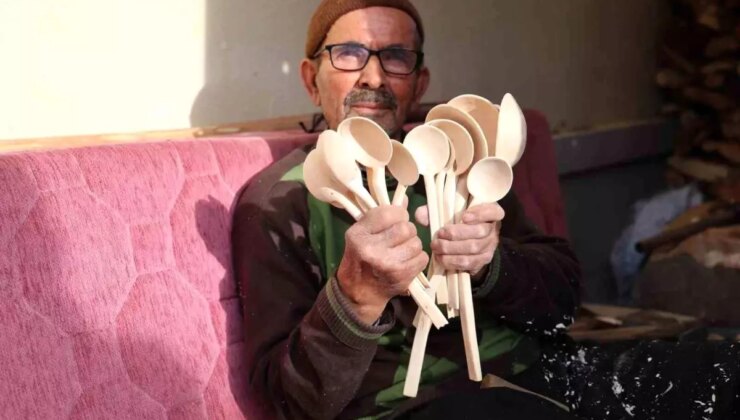 Ahmet Avcı, Deprem Sonrası Tahta Kaşık Yapmaya Devam Ediyor