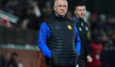 Ankaragücü Teknik Direktörü Mesut Bakkal, futbolculara sallayıp görevi bıraktı