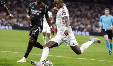 Arsenal ve Inter Yarı Finale Yükseldi