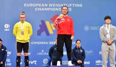 Aysel Özkan Gümüş Madalya Kazandı