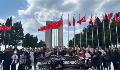 Beşiktaş taraftarları Çanakkale Şehitler Abidesi’ni ziyaret etti