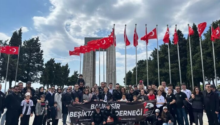 Beşiktaş taraftarları Çanakkale Şehitler Abidesi’ni ziyaret etti