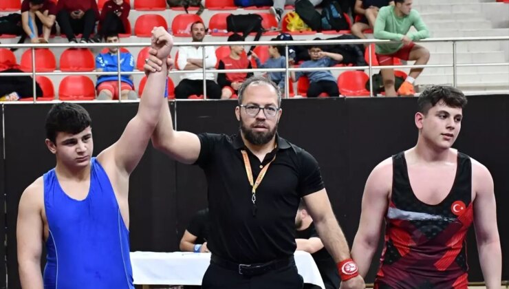 Bilecik’te 15 Yaş Altı Güreş Müsabakaları