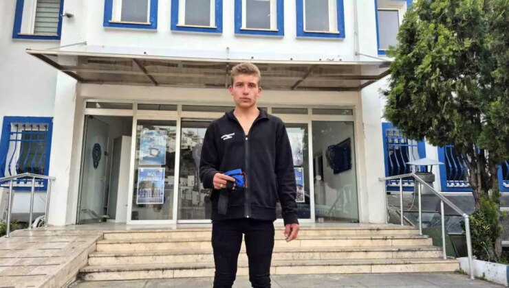 Bodrum’da Kağıt Toplayıcısı Altınları Teslim Etti