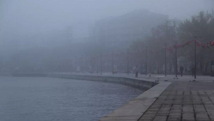 Çanakkale Boğazı’nda Sis Nedeniyle Trafik Durdu