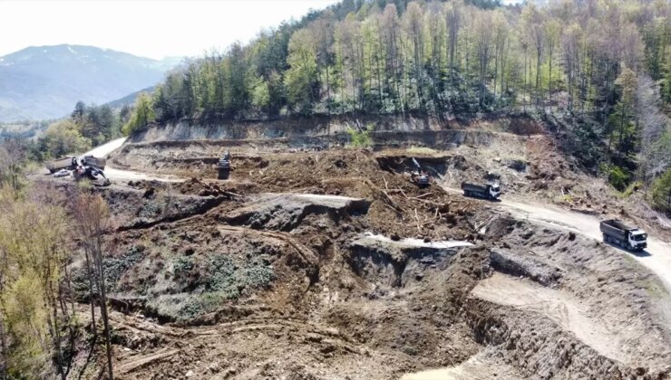 Çatalzeytin Yolundaki Heyelan Çalışmaları Devam Ediyor
