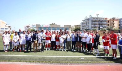Çeşme ve Sakız Adası U16 Futbol Takımları Dostluk Maçı Düzenledi