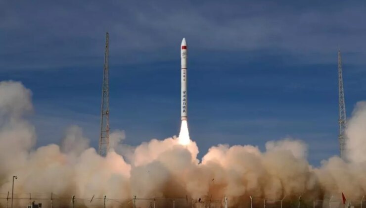 Çin 6 Yeni Uydu Fırlattı